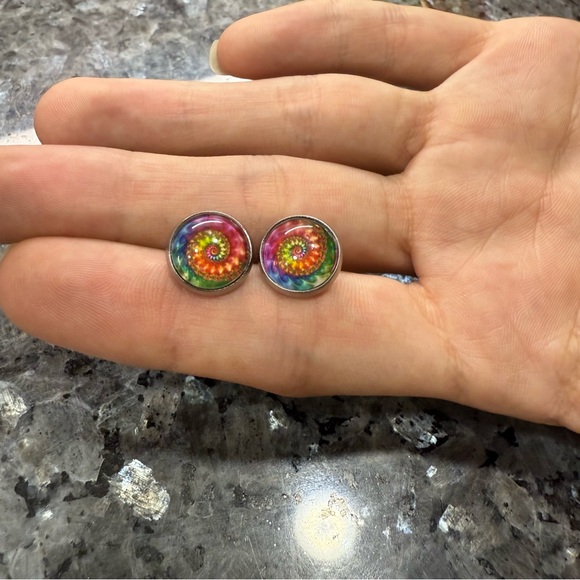2/$29 or 3/$39 NWOT Psychedelic Tie Dye Spiral Stud Earrings - Picture 4 of 4